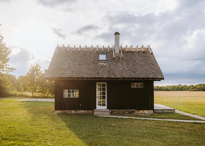 Holmiranna Holiday Homes Kungla