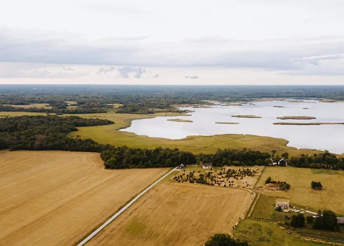 بيت للعطل Holmiranna Homes *